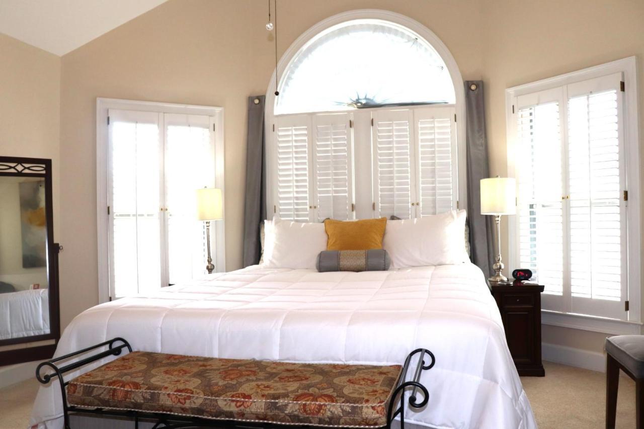 Pleasanton Courtyard Bed And Breakfast 费耶特维尔 外观 照片