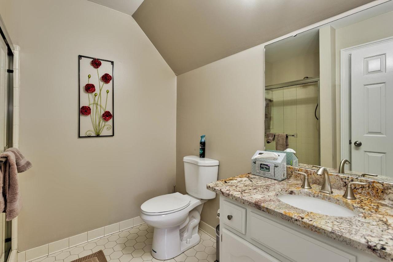 Pleasanton Courtyard Bed And Breakfast 费耶特维尔 外观 照片