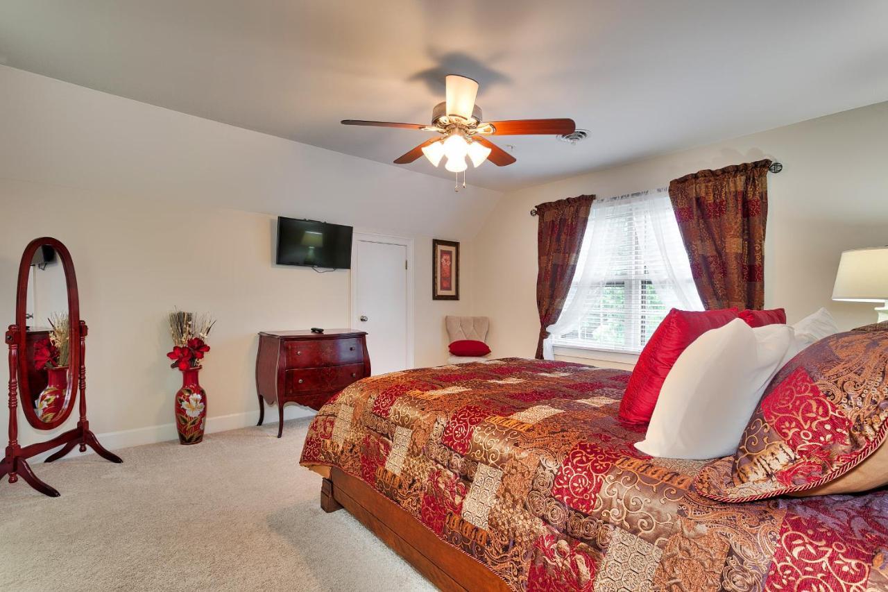 Pleasanton Courtyard Bed And Breakfast 费耶特维尔 外观 照片