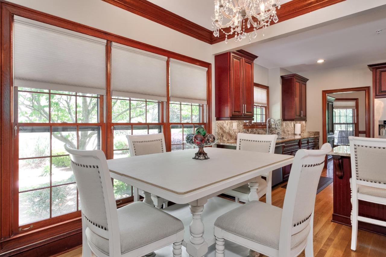 Pleasanton Courtyard Bed And Breakfast 费耶特维尔 外观 照片
